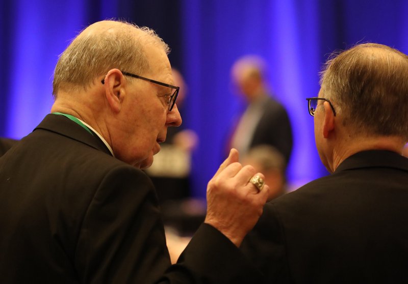 El obispo emérito Robert P. Deeley de Portland, Maine, el 14 de junio de 2024, en la Asamblea Plenaria de Primavera de la Conferencia de Obispos Católicos de EE.UU. en Louisville, Ky. (OSV News photo/Bob Roller)