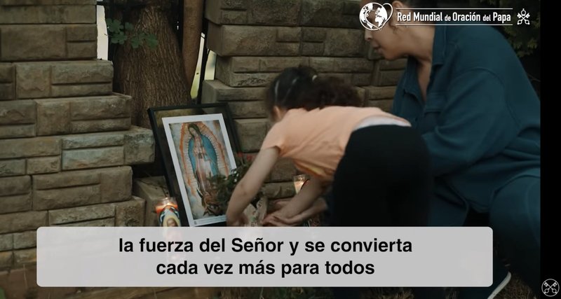 Captura de pantalla de un video con la intención de oración del Papa Francisco para el mes de julio: orar por el cuidado pastoral de los enfermos. (OSV News screengrab/Pope's Worldwide Prayer Network)