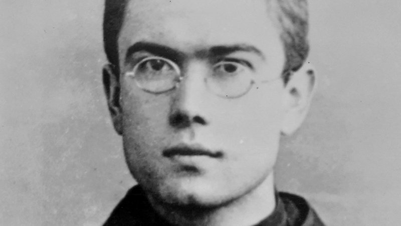 Conmemoración de San Maximiliano María Kolbe en la capilla de San Maximiliano María Kolbe en Sanok, Polonia. (Wikimedia Commons)