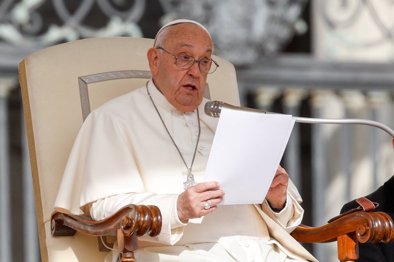 El Papa Francisco habla durante su audiencia general en la Plaza de San Pedro del Vaticano el 25 de septiembre de 2024. (CNS photo/Lola Gomez)