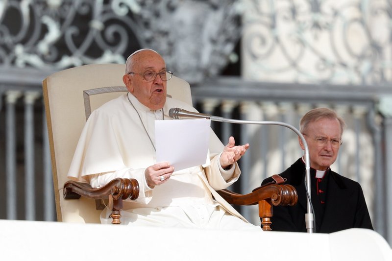 El Papa Francisco habla durante su audiencia general en la Plaza de San Pedro del Vaticano el 25 de septiembre de 2024. (Foto CNS/Lola Gomez)
