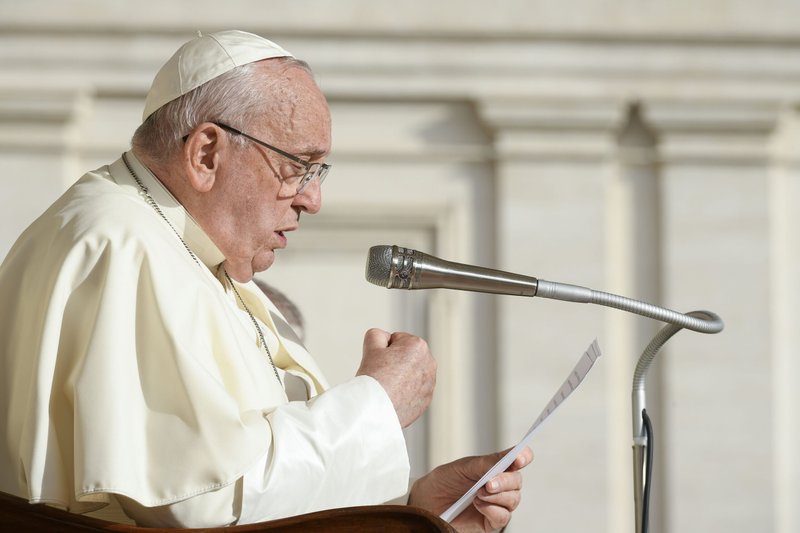 El Papa Francisco habla sobre el papel del Espíritu Santo en la Iglesia y en el mundo durante su audiencia general en la Plaza de San Pedro del Vaticano el 9 de octubre de 2024. (Foto CNS/Vatican Media)