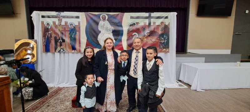La familia De La Rosa ha encontrado fuerza en el Camino Neocatecumenal de la Iglesia San Juan Bautista de Baldwin Park. (Claudia De La Rosa)