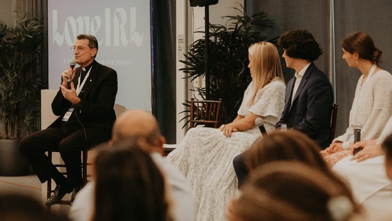 El obispo Joseph Brennan de Fresno habla durante un panel en la cumbre LoveIRL en la Catedral de Cristo la Luz en Oakland. (Conferencia Católica de California)