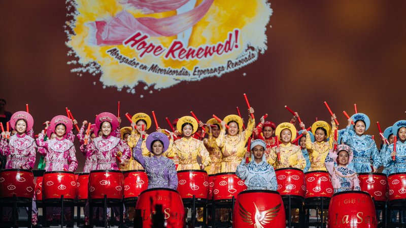 La ceremonia de apertura del RECongress el 20 de febrero en el Centro de Convenciones de Anaheim estuvo marcada por una fusión cultural vietnamita, china, japonesa y coreana inspirada en el Año Nuevo Lunar.