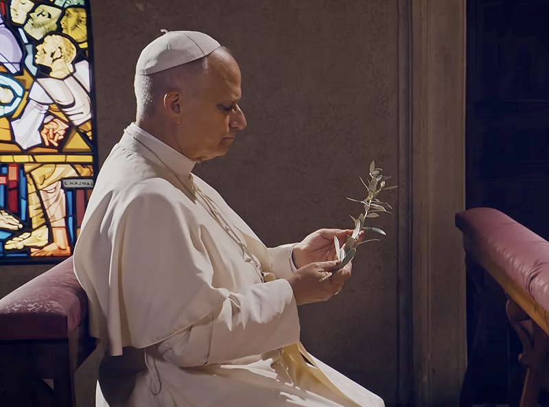 El Papa León XIV reza para que los líderes mundiales abandonen “los proyectos de muerte" en un mensaje de video publicado por el Vaticano el 5 de marzo de 2026, instando a la gente de todo el mundo a rezar por la paz. Dirigiéndose a los peregrinos tras el rezo del Ángelus el 8 de marzo, el Papa pidió el fin de la guerra en Irán y advirtió que el conflicto podría arrastrar a más países de Oriente Medio a la inestabilidad. (Captura de pantalla de OSV News/Red Mundial de Oración del Papa)