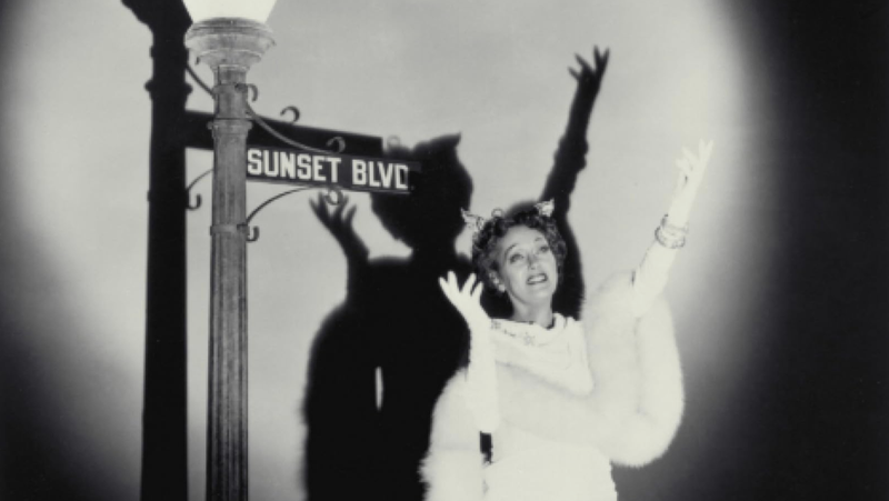 Gloria Swanson en la película de 1950 “Sunset Boulevard”. (IMDb)