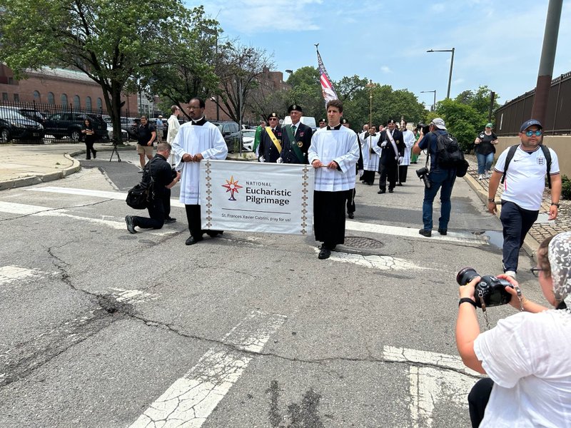 Peregrinos participan en el último tramo de la Peregrinación Eucarística Nacional 2026, el 5 de julio de 2026, en Filadelfia. (Foto OSV News/Gina Christian)