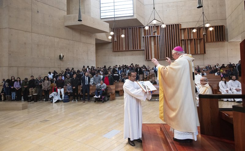 World Youth Day pilgrims from across the Archdiocese of Los Angeles receive a special blessing from Archbishop José H. Gomez during a Mass on Sunday, January 13, 2019 at the Cathedral of Our Lady of the Angels in preparation for the event in Panama with Pope Francis Jan. 22-27. VICTOR ALEMÁN/ANGELUS NEWS