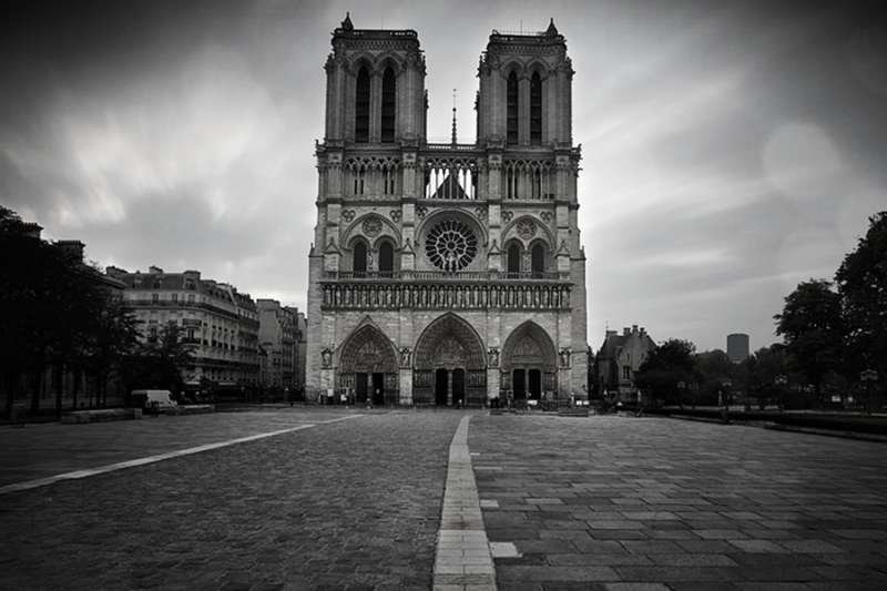 Notre-Dame de Paris. Credit: Sacha Fernandez via Flickr (CC BY-NC-ND 2.0). Filter added.
