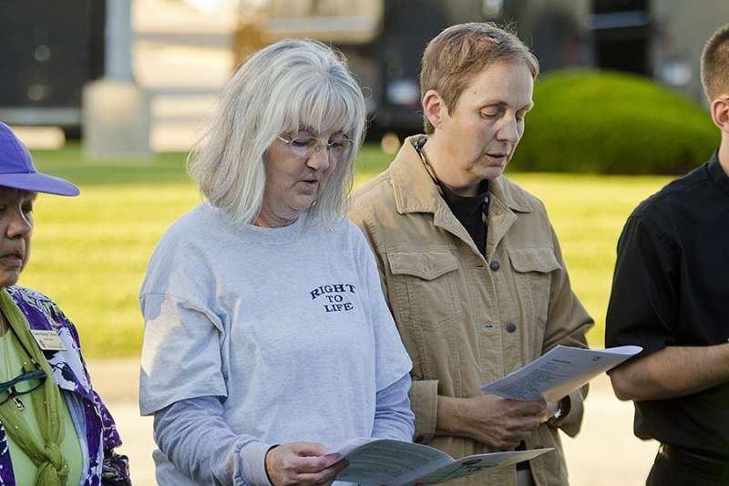 Pro-life prayer outside an abortion clinic. Credit: Diocese of Saginaw.
