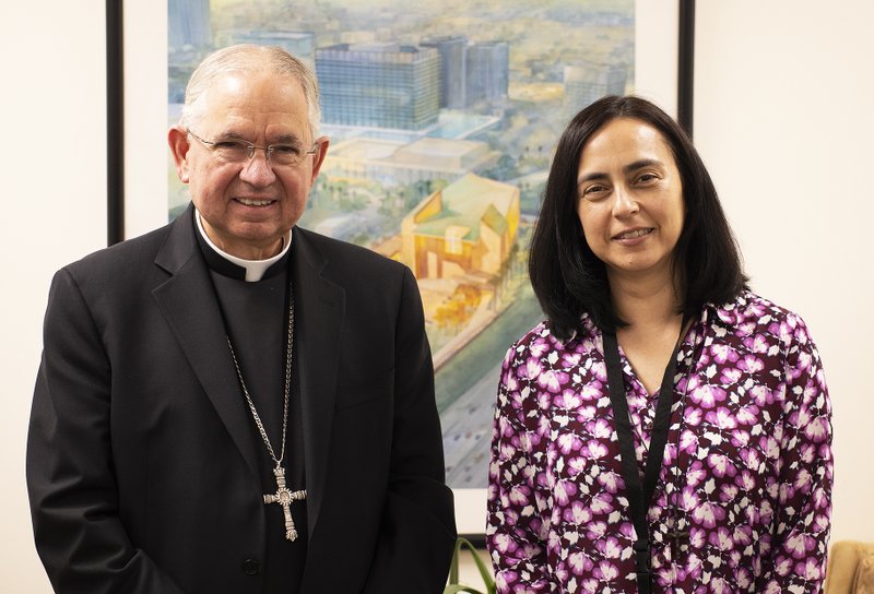 Archbishop José H. Gomez and Sister Rosalia. (VICTOR ALEMÁN)