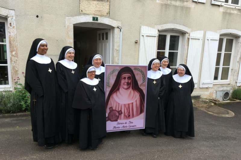 The Adorers of the Sacred Heart of Jesus of Montmartre at Maison Garnier