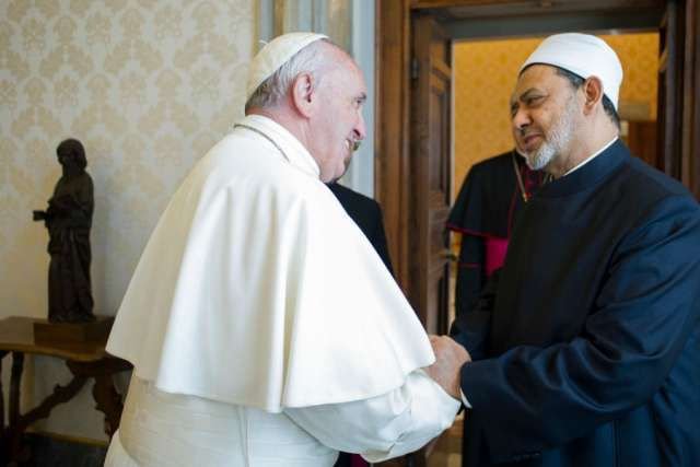 Pope Francis meets with the grand imam Sheik Ahmed Muhammad Al-Tayyib at the Vatican May 23