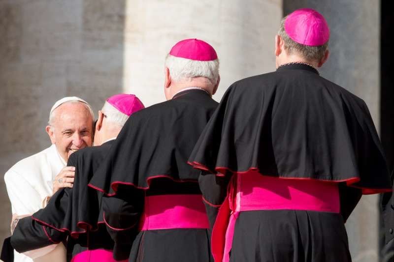 Pope Francis greets bishops. Credit: Daniel Ibanez/CNA