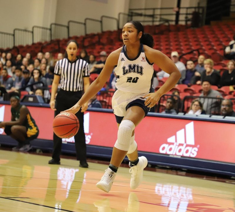 LMU sophomore Jasmine Jones heads toward the basket in the Lions’ 66-58 win over San Francisco Jan. 10. (LMU ATHLETICS)