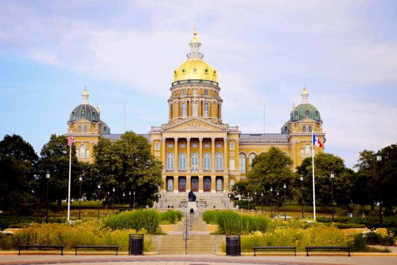 Iowa State Capitol building in Des Moines. Credit: Henryk Sadura / Shutterstock.