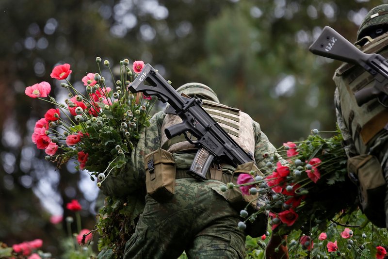 Mexican soldiers in Pueblo Viejo