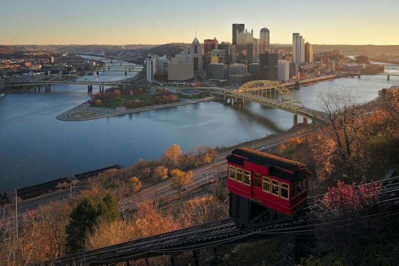 Downtown Pittsburgh and the Duquesne Incline from Mt. Washington. Credit: dllu/wikimedia CC BY SA 4.0