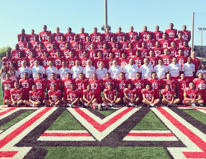 Mater Dei's 2018 football team (PHOTO COURTESY MATER DEI HS FOOTBALL FACEBOOK)