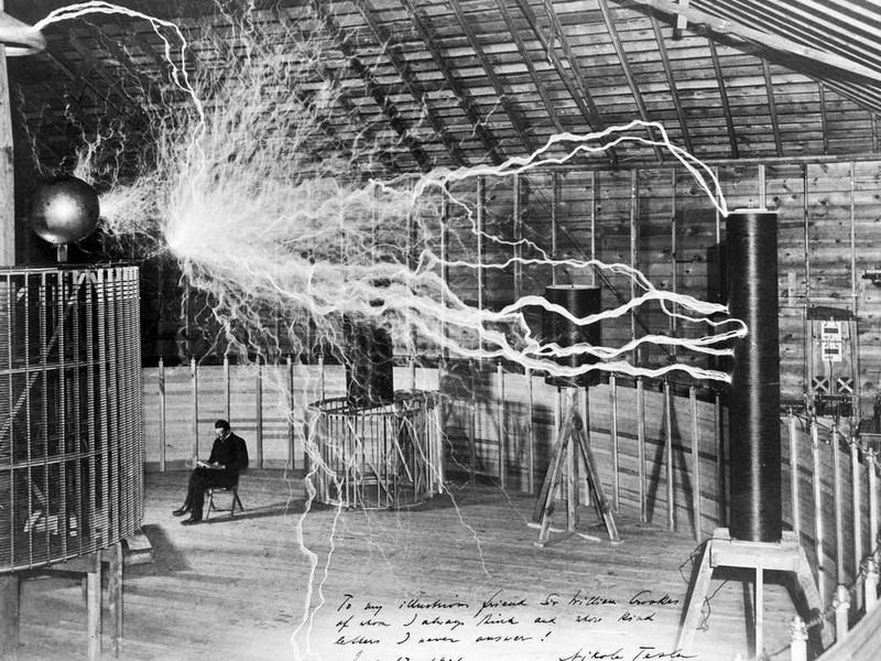 This Tesla coil snuffed out the power in Colorado Springs when this double-exposure photo was taken in 1901. WIKIMEDIA COMMONS