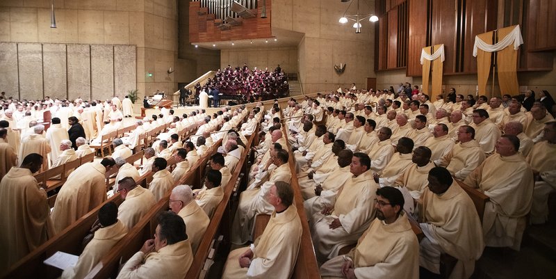 Archdiocesan priests gathered at the 2019 Chrism Mass at the Cathedral of Our Lady of the Angels. (VICTOR ALEMÁN)