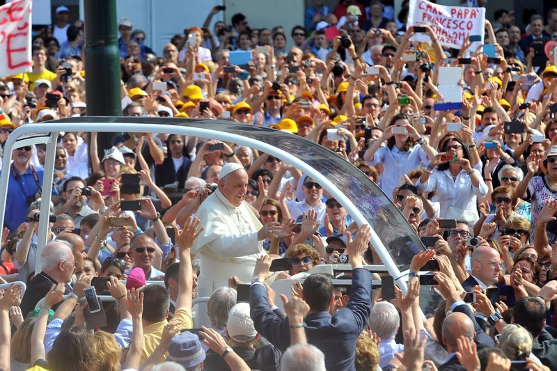 2b9vwiza50 Pope Francis Greg Erlandson
