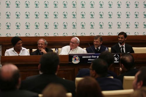 (L-R) Ronaldinho