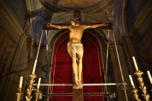 A crucifix in Rome's Basilica of Santa Maria in Trastavere. Credit: Daniel Ibanez/CNA.