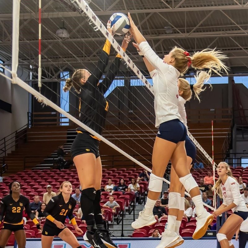 LMU’s Savannah Slattery (right