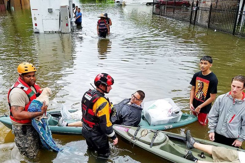 Texas National Guard soldiers respond to the aftermath of Hurricane Harvey. Credit: Staff Sgt. Tim Pruitt (Public domain).