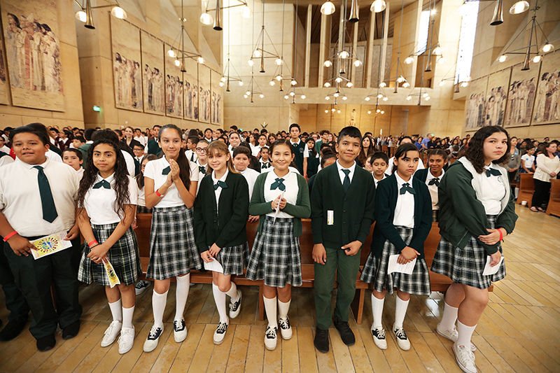 Catholic school students gather Oct. 26 at the Cathedral of Our Lady of the Angels for the annual Missionary Childhood Association Mass.(photo/Victor Aléman)