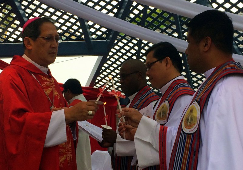 bishop-solis-pentecost