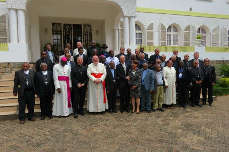The delegations from Africa and Germany in the garden of the apostolic nunciature in Antananarivo