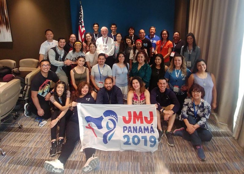 A group of WYD pilgrims from the San Gabriel region pose with Bishop David O'Connell in Panama. EFREN RODRIGUEZ