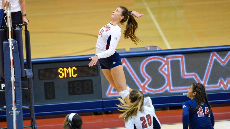 LMU’s Sara Kovac smacks a winner in the Lions’ Aug. 24 win over Hofstra in the Hilton Penn’s Landing Temple Invitational semifinals. LMU captured the title the next day. (PHOTO CREDIT: LMU)