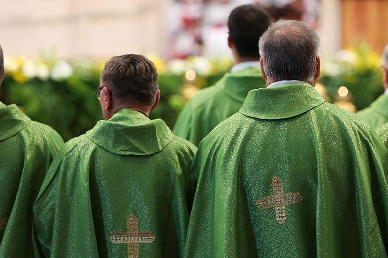 4vjcsikgae Priests in green vestments celebrate a Mass of Thanksgiving for two new Canadian Saints in St Peters Basilic a on Oct 12 2014 Credit Lauren Cater CNA CNA 10 13 14