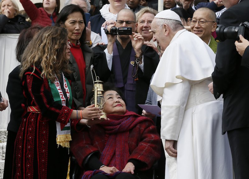 Pope Francis greets Setsuko Thurlow