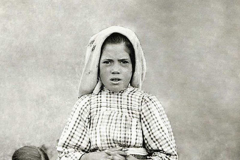 Lucia Santos. Public Domain