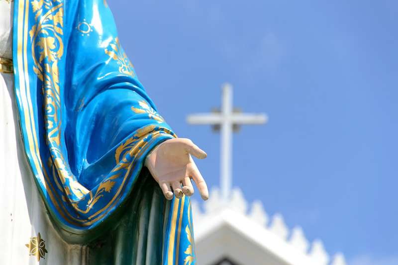 Statue of the Blessed Virgin Mary. Credit: myibean/shutterstock