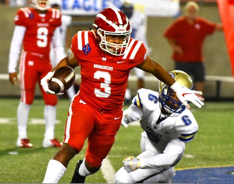 Mater Dei's Shakobe Harper in a recent game against Santa Margarita. (PHOTO COURTESY MATER DEI FOOTBALL TWITTER)