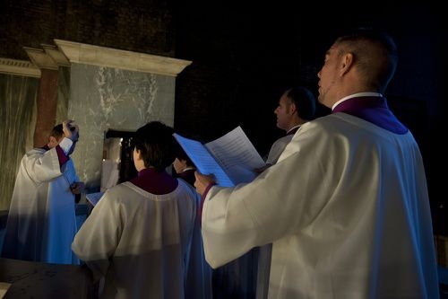 The Sistine Chapel Choir sings in Westminster Cathedral
