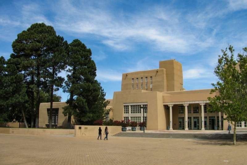 The University of New Mexico Zimmerman Library. Via Shutterstock