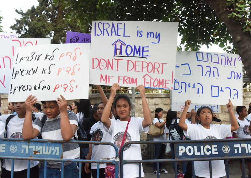 Filipino children demonstrate June 12