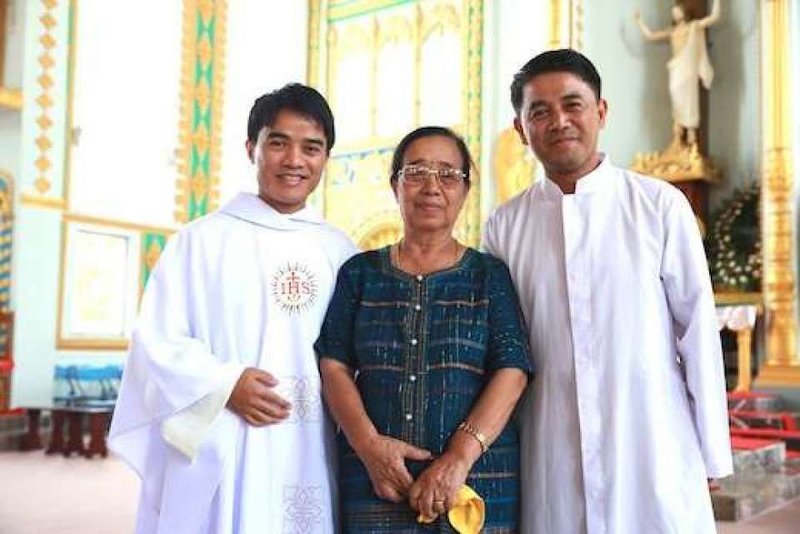 Fr. Wilbert Mireh with his mother and brother