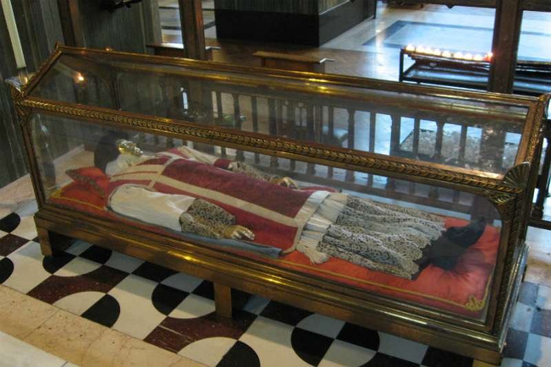 The relics of St. John Southworth in London's Westminster Cathedral. Credit: Gryffindor via Wikimedia (CC BY-SA 3.0).