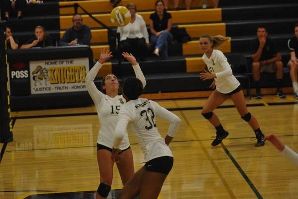 Bishop Montgomery girls' volleyball. (PHOTO COURTESY BMHS-LA.ORG)