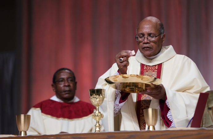 Bishop Martin D. Holley celebrates Mass during his Oct. 19 installation as the fifth bishop of the Diocese of Memphis