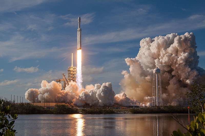 Falcon Heavy. Public Domain.