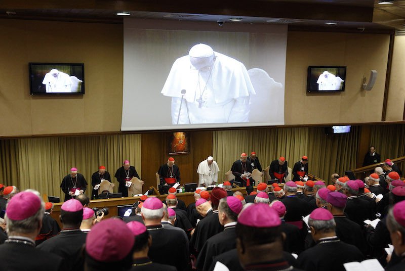 Pope presides at Synod